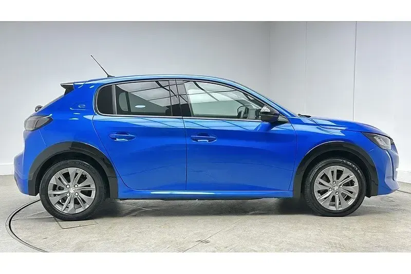 Used Peugeot e-208 Allure Premium 100 kW (136 HP) 2022 Blue Hatchback