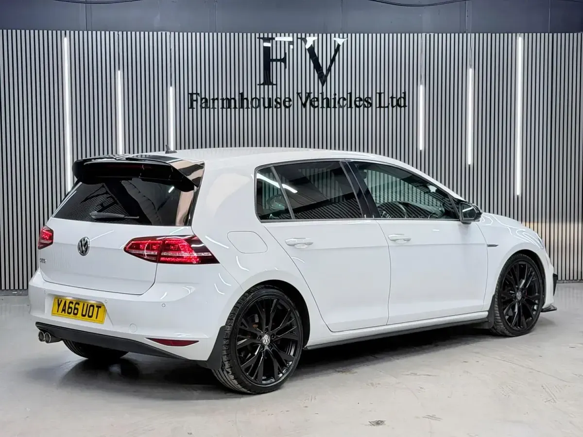 Used VW Golf VII GTD 2017 White Hatchback