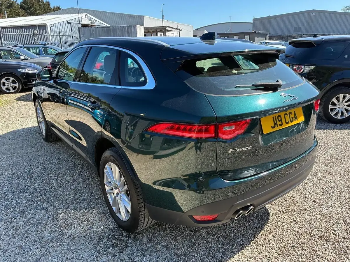 Used Jaguar F-Pace Prestige 180 HP (132 kW) 2016 Green SUV