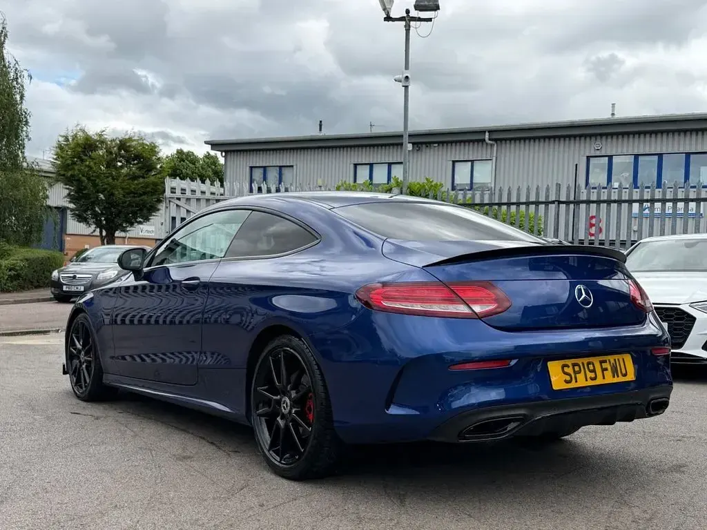 Used Mercedes C300 AMG Line Premium 258 HP (189 kW) 2019 Blue Coupe