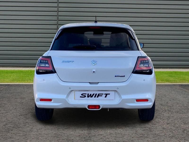Used Suzuki Swift 82 HP (60 kW) 2025 White Hatchback