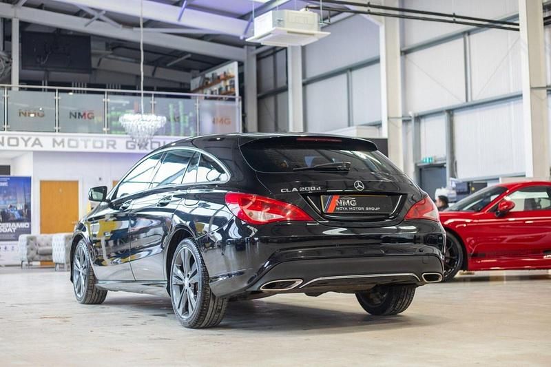 Used Mercedes CLA200 Shooting Brake 136 HP (100 kW) 2016 Black Estate