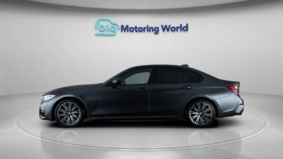 Używany BMW 320 M Sport 184 KM (135 kW) 2021 Szary Sedan/Limuzyna