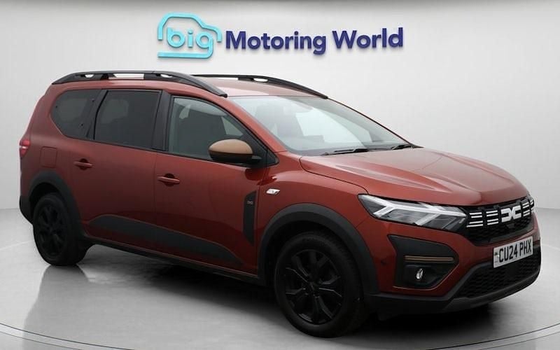 Used 2024 Dacia Jogger Extreme Estate | £15,900 (Fair price) - Image 1/4