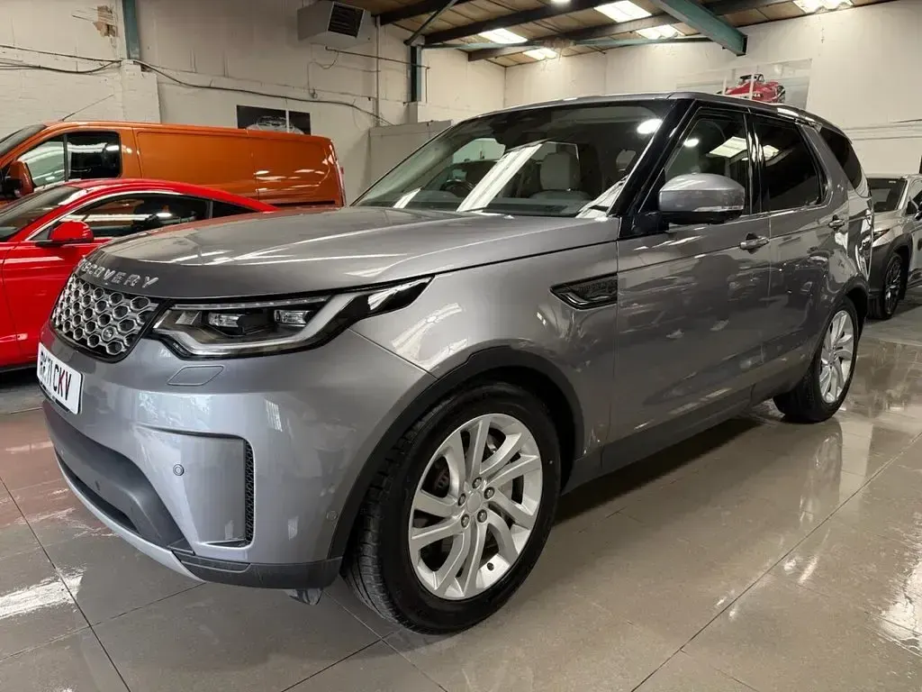 Used Land Rover Discovery 5 S 250 HP (183 kW) 2021 Grey SUV