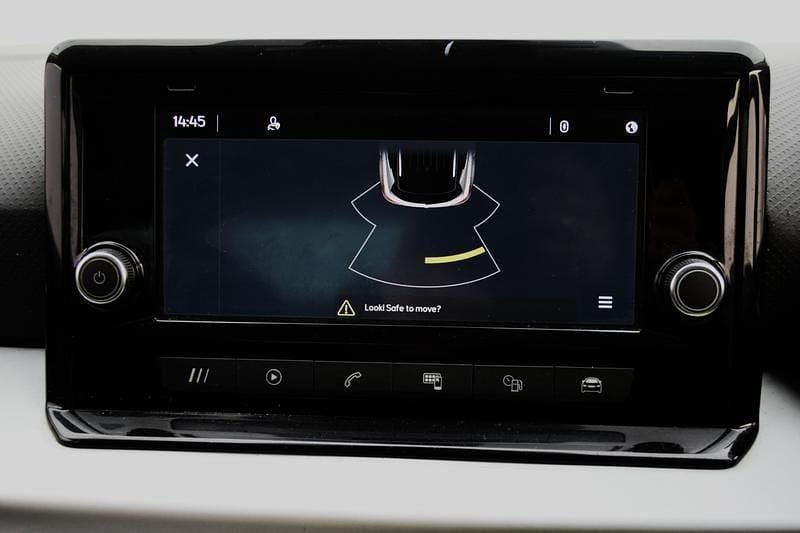 Used Seat Arona SE 2023 White SUV