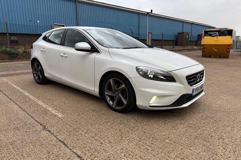 White Used 2014 Volvo V40 R-Design Estate | £4,940 (Good price) - Image 1/1