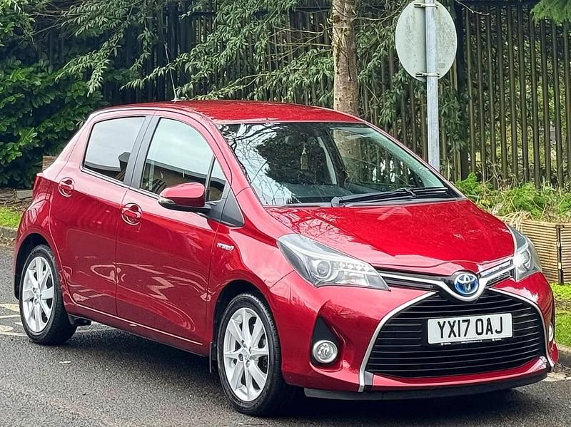 Used Toyota Yaris Hybrid 2017 Red Hatchback