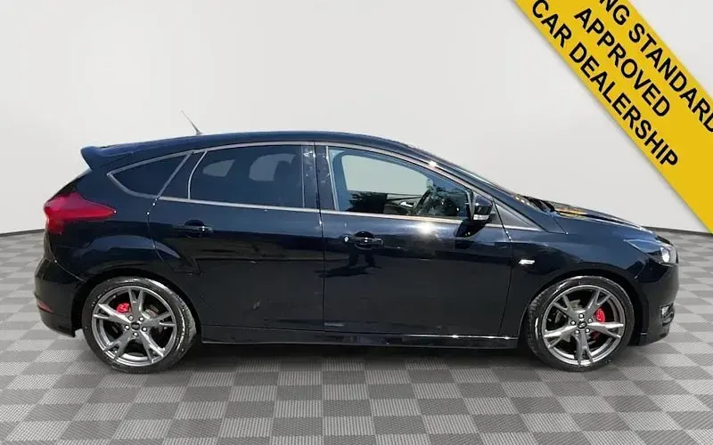 Used Ford Focus ST-Line X 140 HP (102 kW) 2017 Hatchback