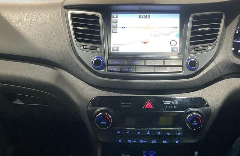 Used Hyundai Tucson GO! 116 HP (85 kW) 2018 Polar white SUV