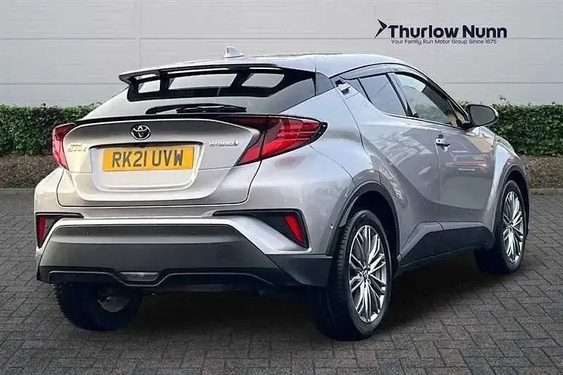 Używany Toyota C-HR 122 KM (89 kW) 2021 Srebrny SUV