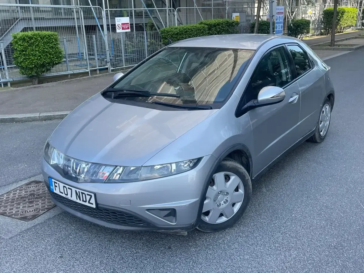 Używany Honda Civic SE 2007 Srebrny Hatchback