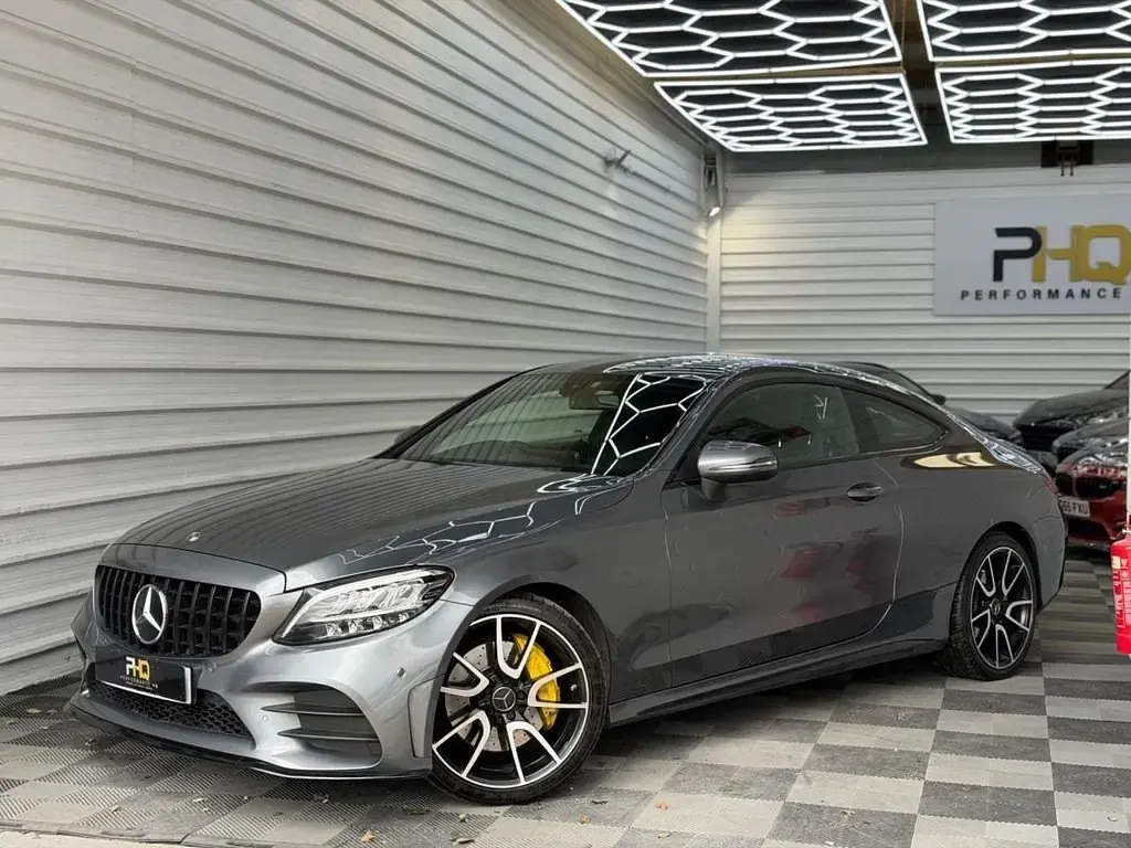 Second-hand Mercedes C300 AMG line 258 CP (189 kW) 2018 Gri Coupe