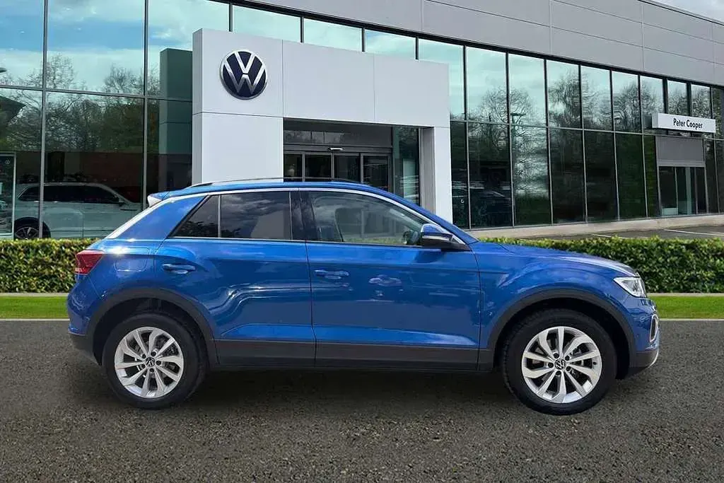 Used VW T-Roc Match 150 HP (110 kW) 2025 Blue SUV