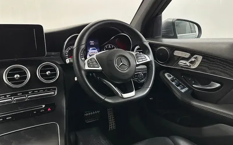 Used Mercedes GLC250 AMG line 211 HP (155 kW) 2018 Grey SUV