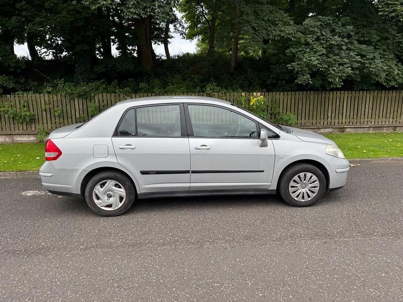 Used Nissan Tiida 2010 Silver Sedan