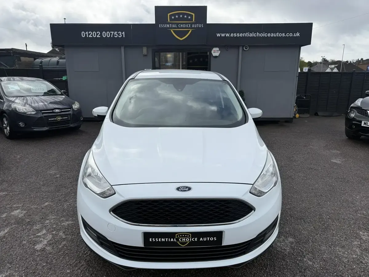 Used Ford Grand C-Max Zetec 120 HP (88 kW) 2015 White MPV