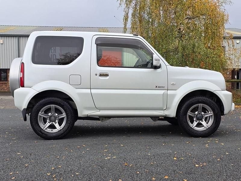 Used Suzuki Jimny Adventure 85 HP (62 kW) 2014 White SUV