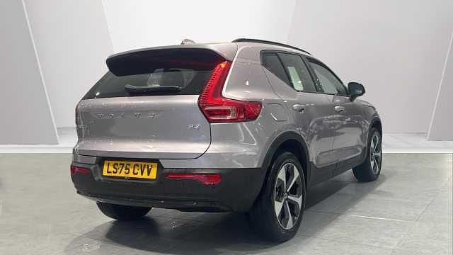 New Volvo XC40 Plus 161 HP (118 kW) 2026 SUV