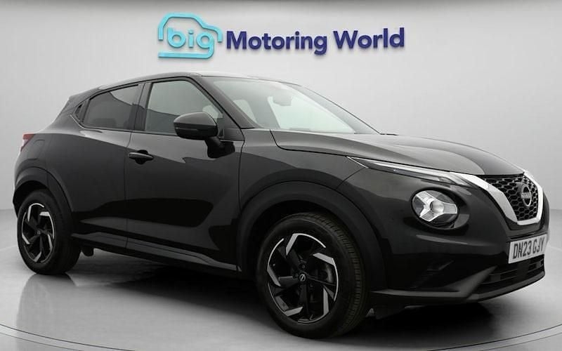 Black Used 2023 Nissan Juke N-Connecta SUV | £11,300 (Good price) - Image 1/4