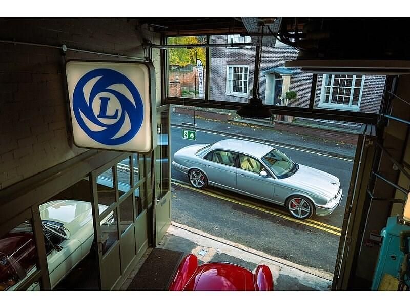 Used Jaguar XJ Sovereign 400 HP (294 kW) 2025 Silver Sedan