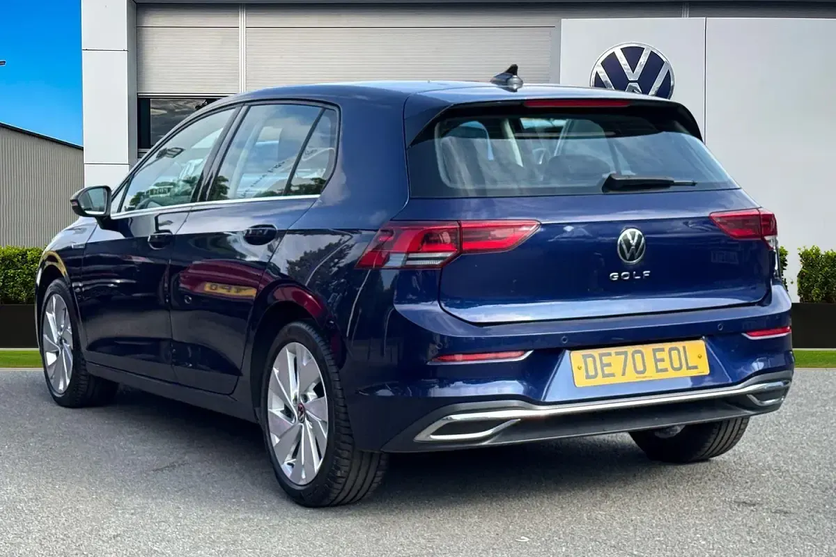 Used VW Golf VII Style 150 HP (110 kW) 2020 Blue Hatchback