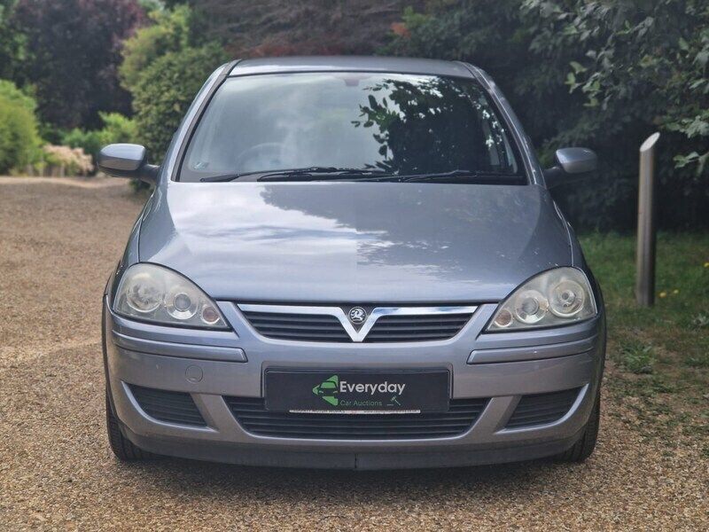 Silver Used 2005 Vauxhall Corsa Design Edition Hatchback | £499 (Fair price) - Image 1/1
