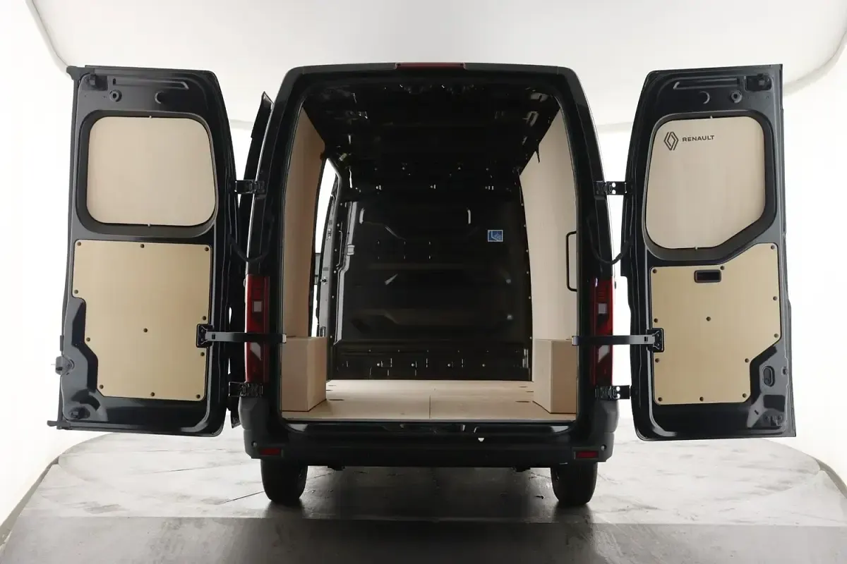 New Renault Master 2026 Black MPV