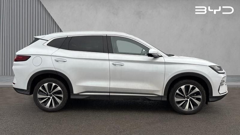 Used BYD Seal U Design 324 HP (238 kW) 2025 Metallic  snow white SUV