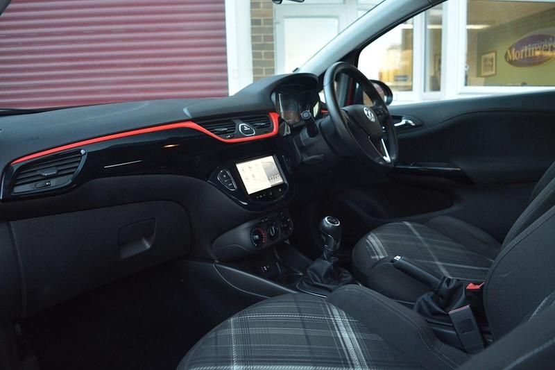 Used Vauxhall Corsa Edition 115 HP (84 kW) 2015 Red Hatchback