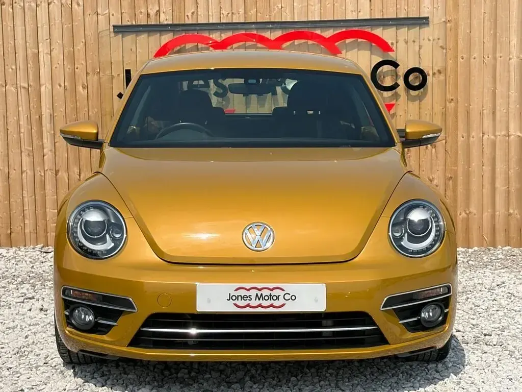 Used VW Beetle Design 105 HP (77 kW) 2017 Yellow Hatchback