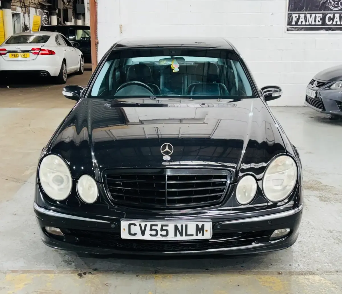Usado Mercedes E280 2005 Negro Berlina