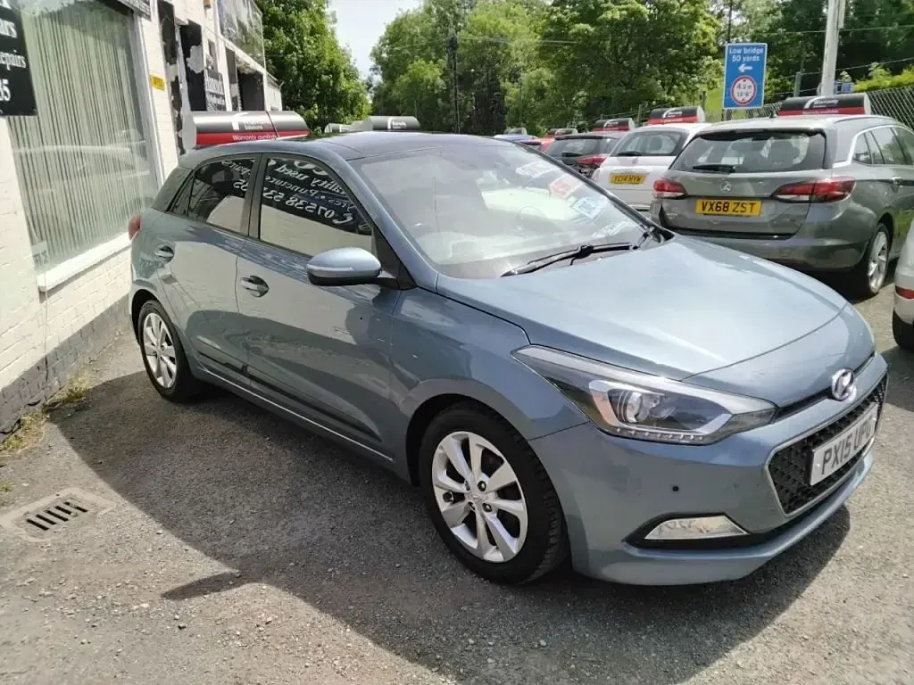 Used Hyundai i20 Premium SE 100 HP (73 kW) 2015 Blue Hatchback