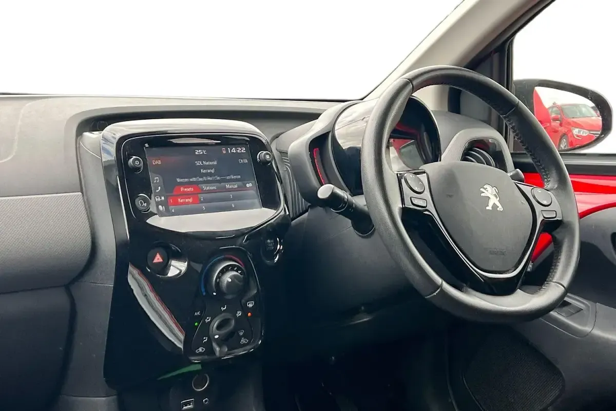 Used Peugeot 108 Allure 72 HP (52 kW) 2020 Red Hatchback
