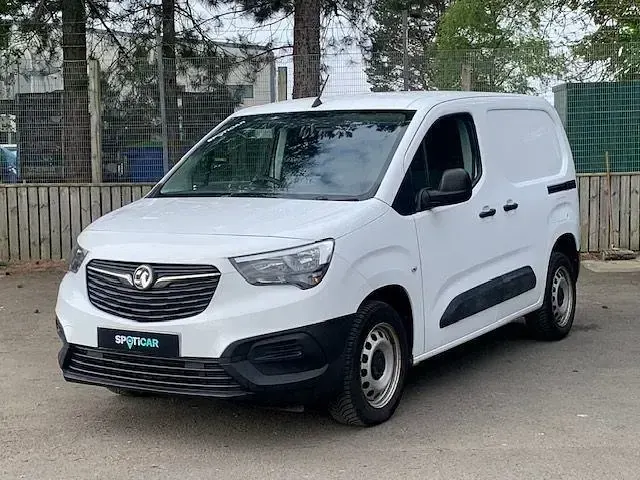Gebraucht Vauxhall Combo 100 PS (73 kW) 2021 Weiß Van / Kleinbus