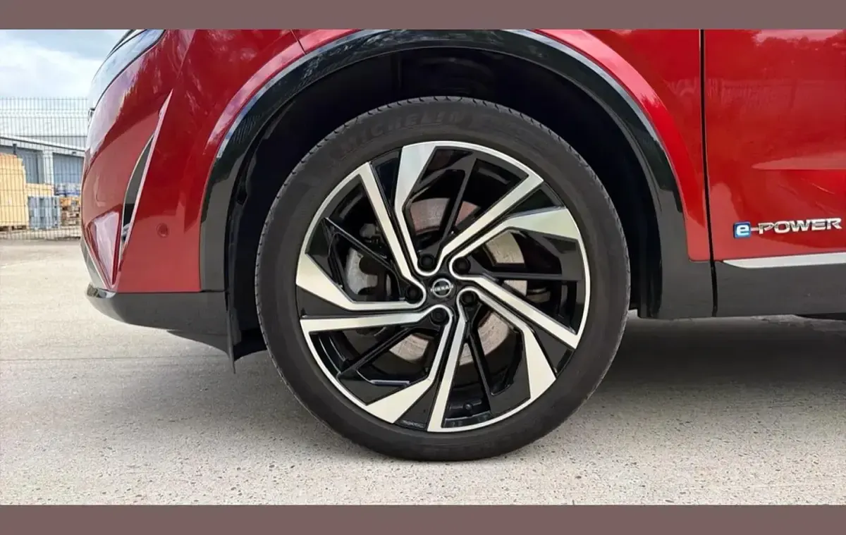 Used Nissan Qashqai Tekna+ 190 HP (139 kW) 2025 Red SUV