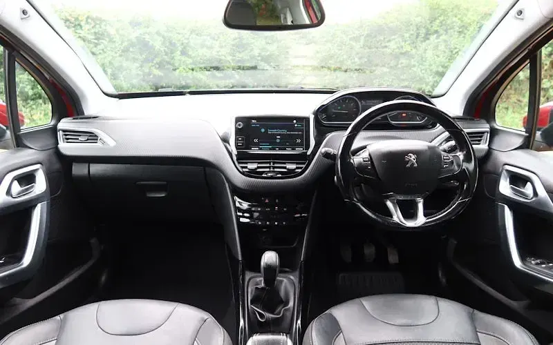 Used Peugeot 2008 Allure 82 HP (60 kW) 2018 Red SUV