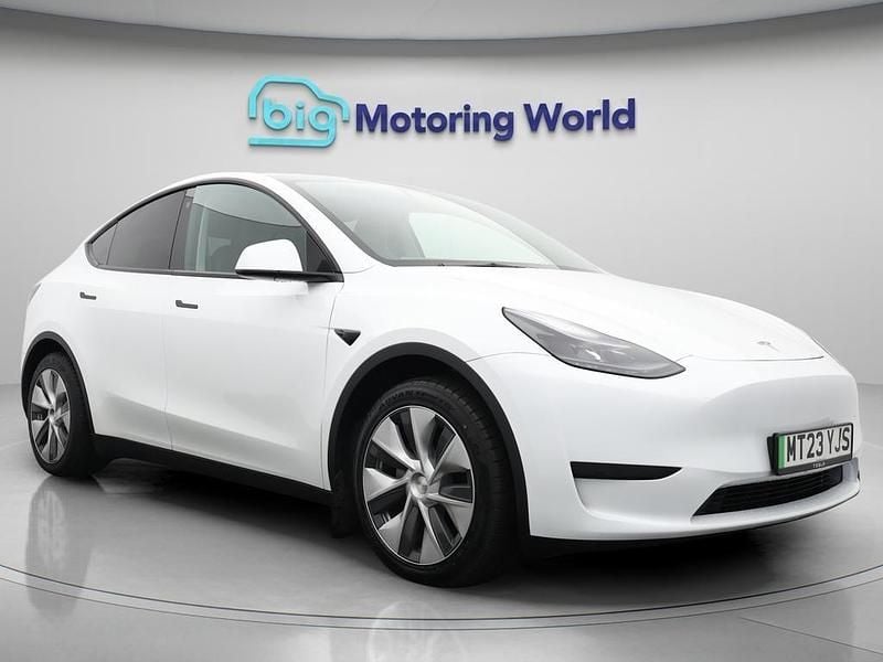 White Used 2023 Tesla Model Y SUV | £18,800 (Fair price) - Image 1/4