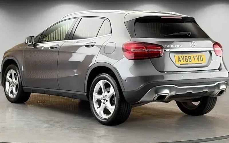 Käytetty Mercedes GLA200 Premium Plus 156 HP (114 kW) 2018 Harmaa Katumaasturi