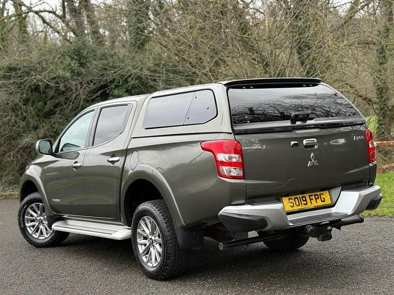 Used Mitsubishi L200 Warrior 178 HP (130 kW) 2019 Green Pickup