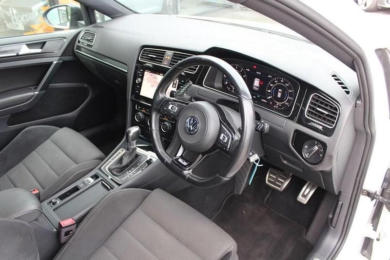 Used VW Golf VII R 310 HP (228 kW) 2018 White Hatchback