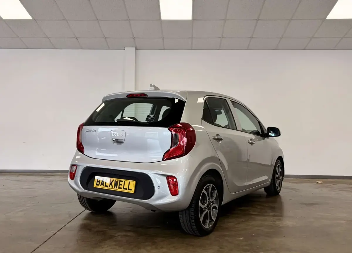 Second-hand Kia Picanto 2023 Argintiu Hatchback