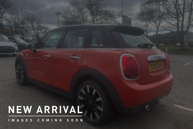 Used Mini Cooper Exclusive 134 HP (98 kW) 2019 Orange Hatchback
