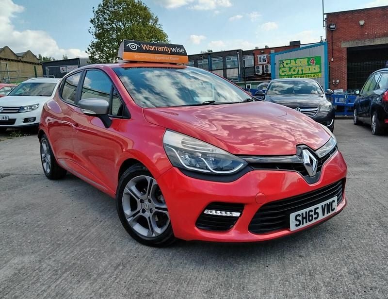 Used Renault Clio IV Dynamique 90 HP (66 kW) 2015 Red Hatchback