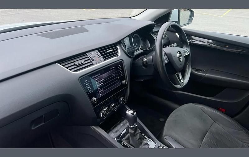 Used Skoda Octavia SE L 150 HP (110 kW) 2020 White Estate