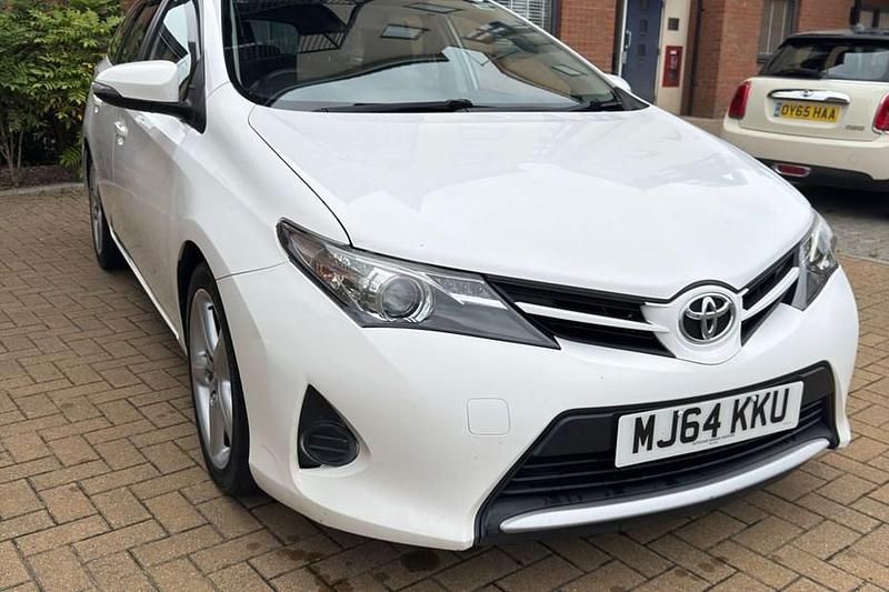 Used 2014 Toyota Auris Touring Sports Active Estate | £2,850 (A bit pricey) - Image 1/1