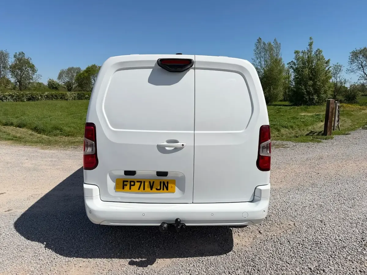 Used Peugeot Partner Premium 131 HP (96 kW) 2021 White MPV