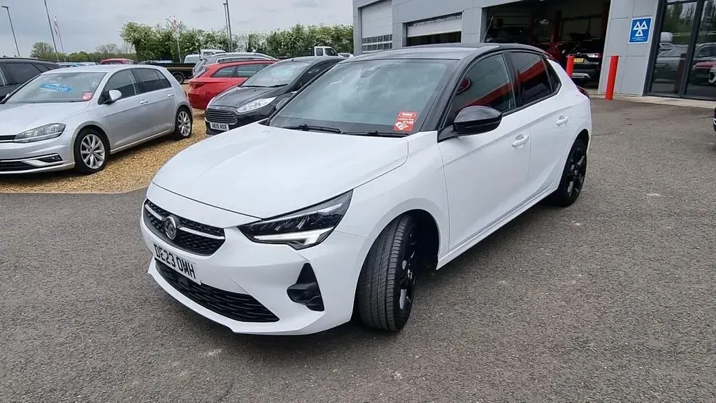 Used Vauxhall Corsa 100 HP (73 kW) 2023 White Hatchback