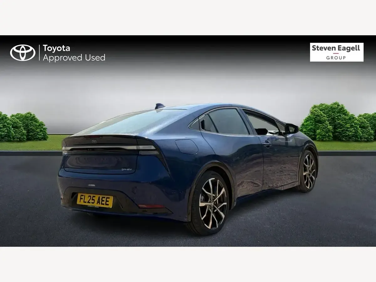 Used Toyota Prius 2025 Blue Hatchback