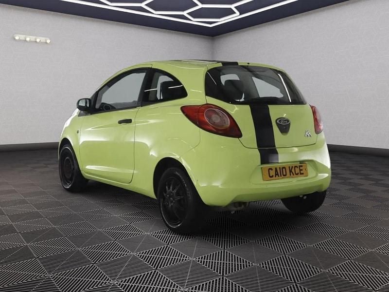 Usado Ford Ka Studio 69 HP (50 kW) 2010 Verde Citadino